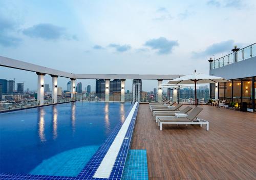 ln hotel and residence
