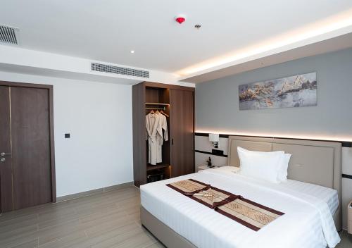 ln hotel and residence