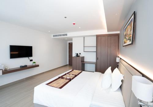 ln hotel and residence
