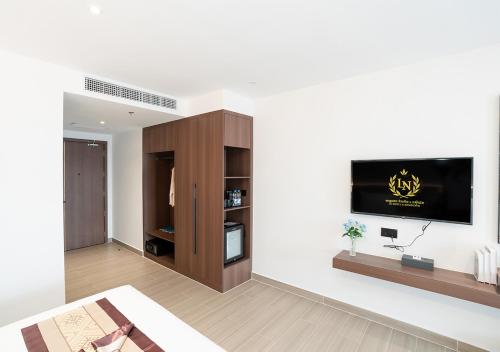 ln hotel and residence