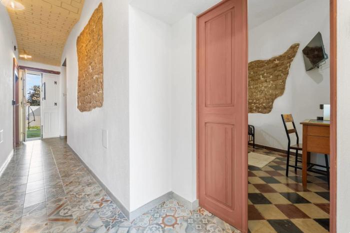 luxar suites and apartments