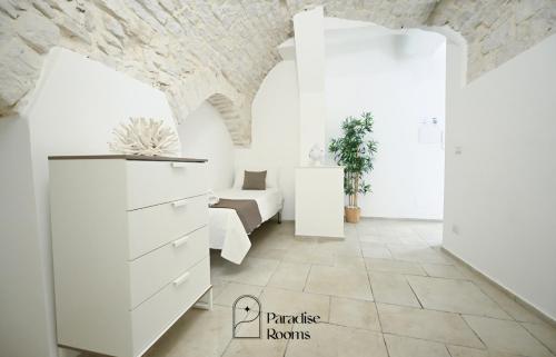 paradise rooms
