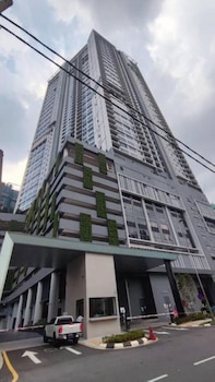 agile skyview suites klcc by moonlight