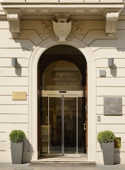 the independent suites