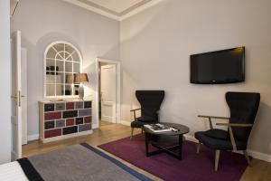 the independent suites