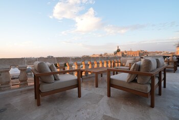 shamas hotel