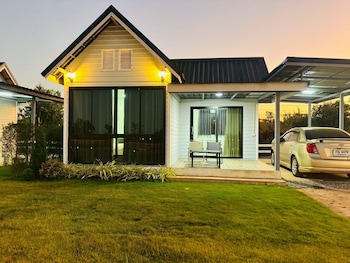 Rose Park Resort,,3 star
