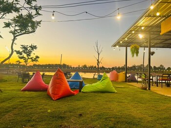 rose park resort