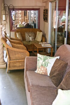 Pumleni Guesthouse,Brits>>Bojanala,4 star