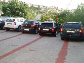 Apartments Vjenceslava,,2 star