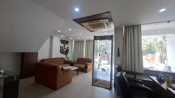hotel taj homestay a unit of sahnis