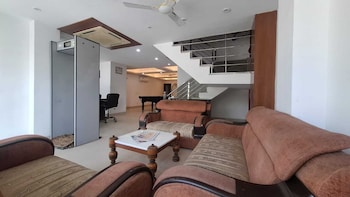 hotel taj homestay a unit of sahnis