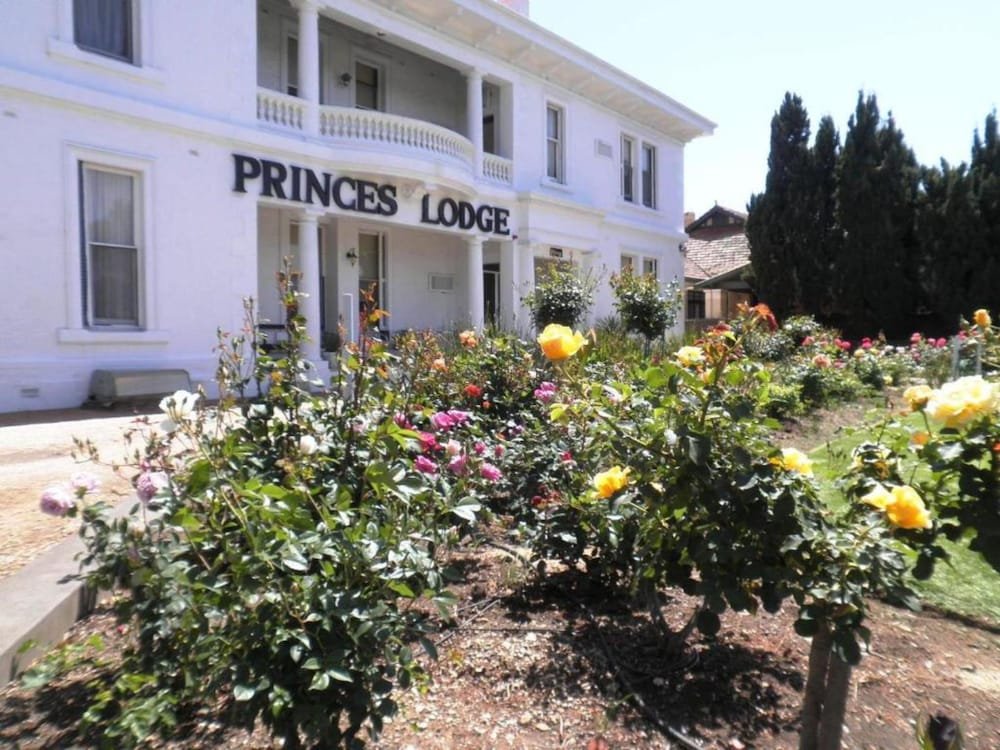 princes lodge motel