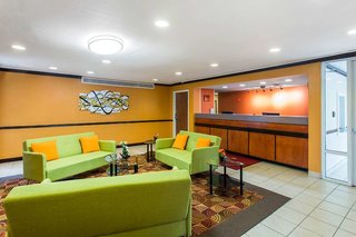 econo lodge inn and suites charlotte nc