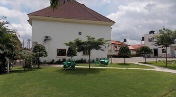 pauliham hotel and suites