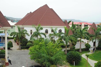 pauliham hotel and suites