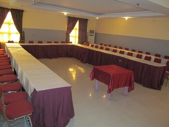 pauliham hotel and suites