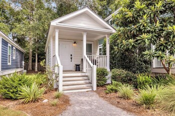 Cottages At Oak Park,,3 star