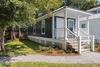 Cottages At Oak Park,,3 star