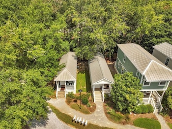 Cottages At Oak Park,,3 star