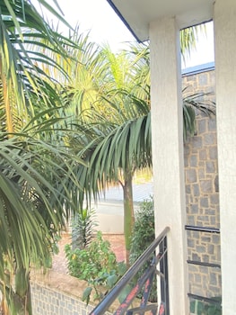 kigali queens home and aprtments