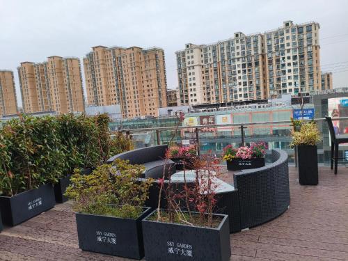 jinglaihotel weining road subway station