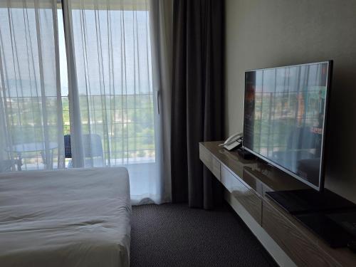 Riviera Hotel Yeongjong,,2 star