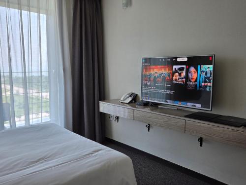 Riviera Hotel Yeongjong,,2 star