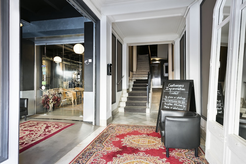 fira centric apartments by gaiarooms