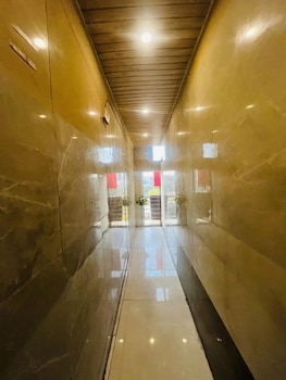 Roomshala Hotel Golden Residency,,2 star