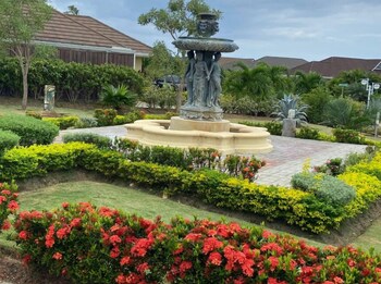 the crest serenity oasis villa