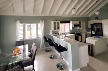 the crest serenity oasis villa