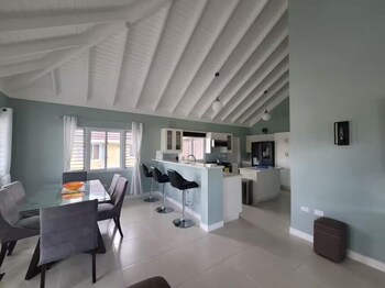 the crest serenity oasis villa