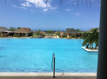 the crest serenity oasis villa