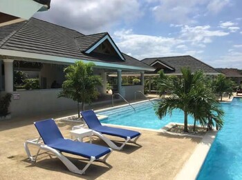 the crest serenity oasis villa