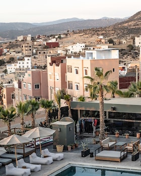 nobi boutique surf hotel