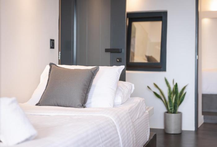 one of one suites