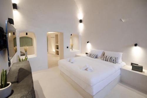 one of one suites