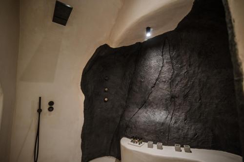 one of one suites