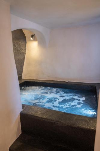 one of one suites
