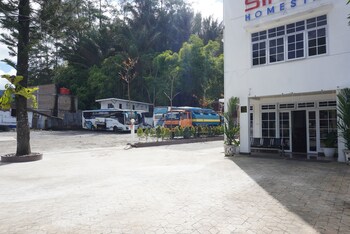 sinok homestay parapat
