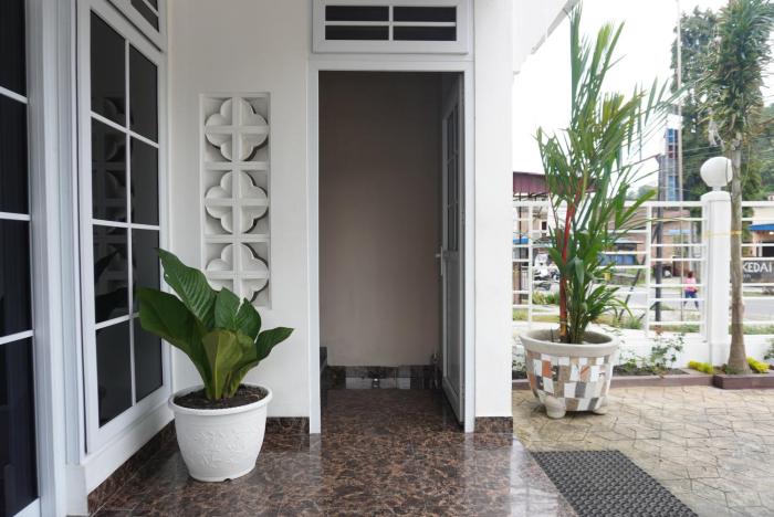 sinok homestay parapat