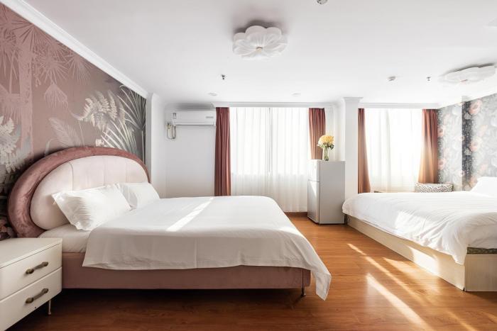 vaninn guangzhou step out to beijing road pedestrian street gongyuanqian and beijing road metro canton fair
