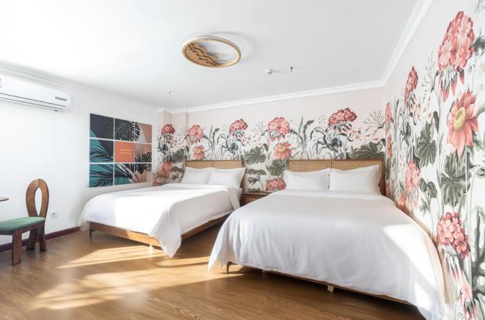 vaninn guangzhou step out to beijing road pedestrian street gongyuanqian and beijing road metro canton fair