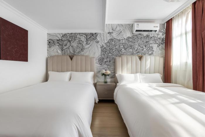 vaninn guangzhou step out to beijing road pedestrian street gongyuanqian and beijing road metro canton fair