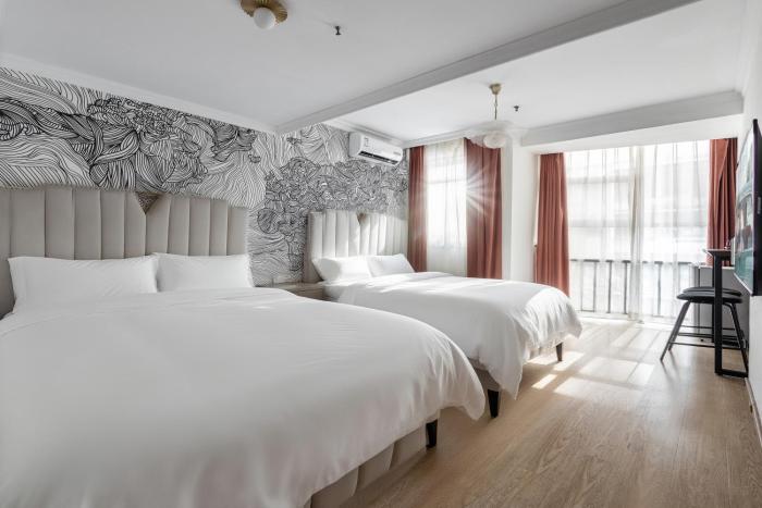 vaninn guangzhou step out to beijing road pedestrian street gongyuanqian and beijing road metro canton fair