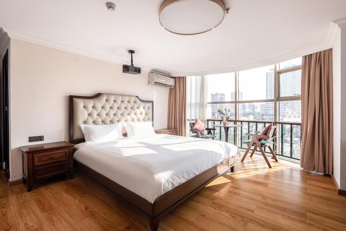 vaninn guangzhou step out to beijing road pedestrian street gongyuanqian and beijing road metro canton fair
