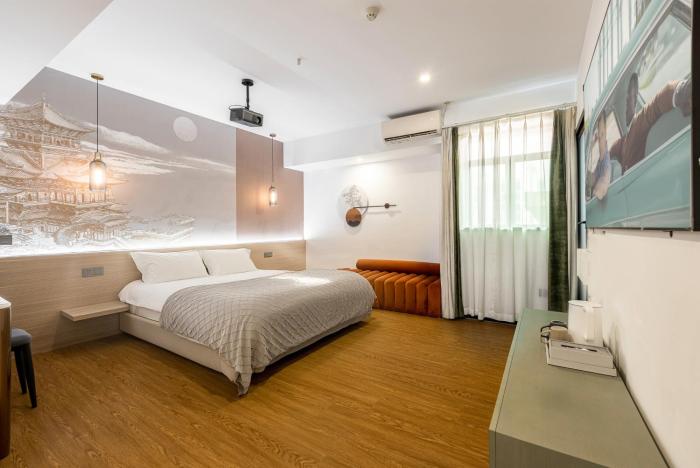 vaninn guangzhou step out to beijing road pedestrian street gongyuanqian and beijing road metro canton fair