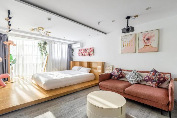 vaninn guangzhou step out to beijing road pedestrian street gongyuanqian and beijing road metro canton fair