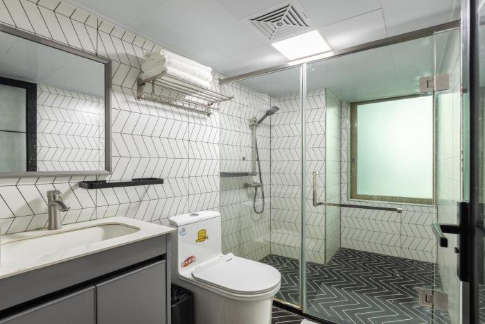 vaninn guangzhou step out to beijing road pedestrian street gongyuanqian and beijing road metro canton fair